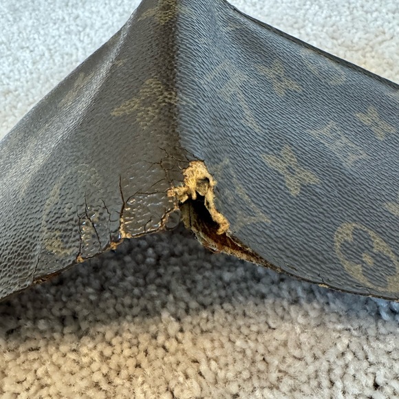 Louis Vuitton Monogram Marco Bi Fold Men’s Wallet - Picture 4 of 12